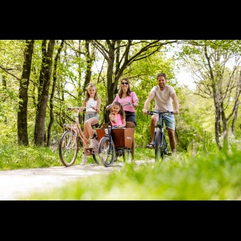 Omgeving- gezin op de fiets (3).jpg