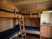 Kampeerhut- stapelbedden.jpg