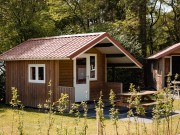 kampeerhut- buitenkant.jpg