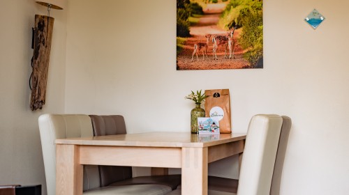Lodge 4 pers - eettafel.jpg