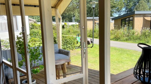 Uitzicht vanuit de keuken.jpg
