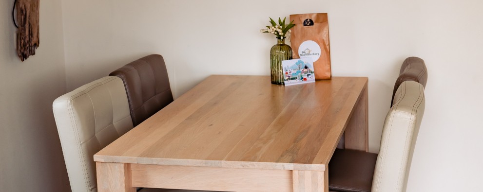 Lodge 4 pers-eettafel.jpg