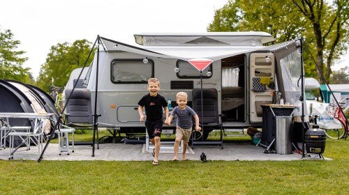 Bosuil- Rennen voor de caravan 3.jpg
