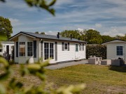 Chalet 4 pers -zij en vooraanzicht.jpg